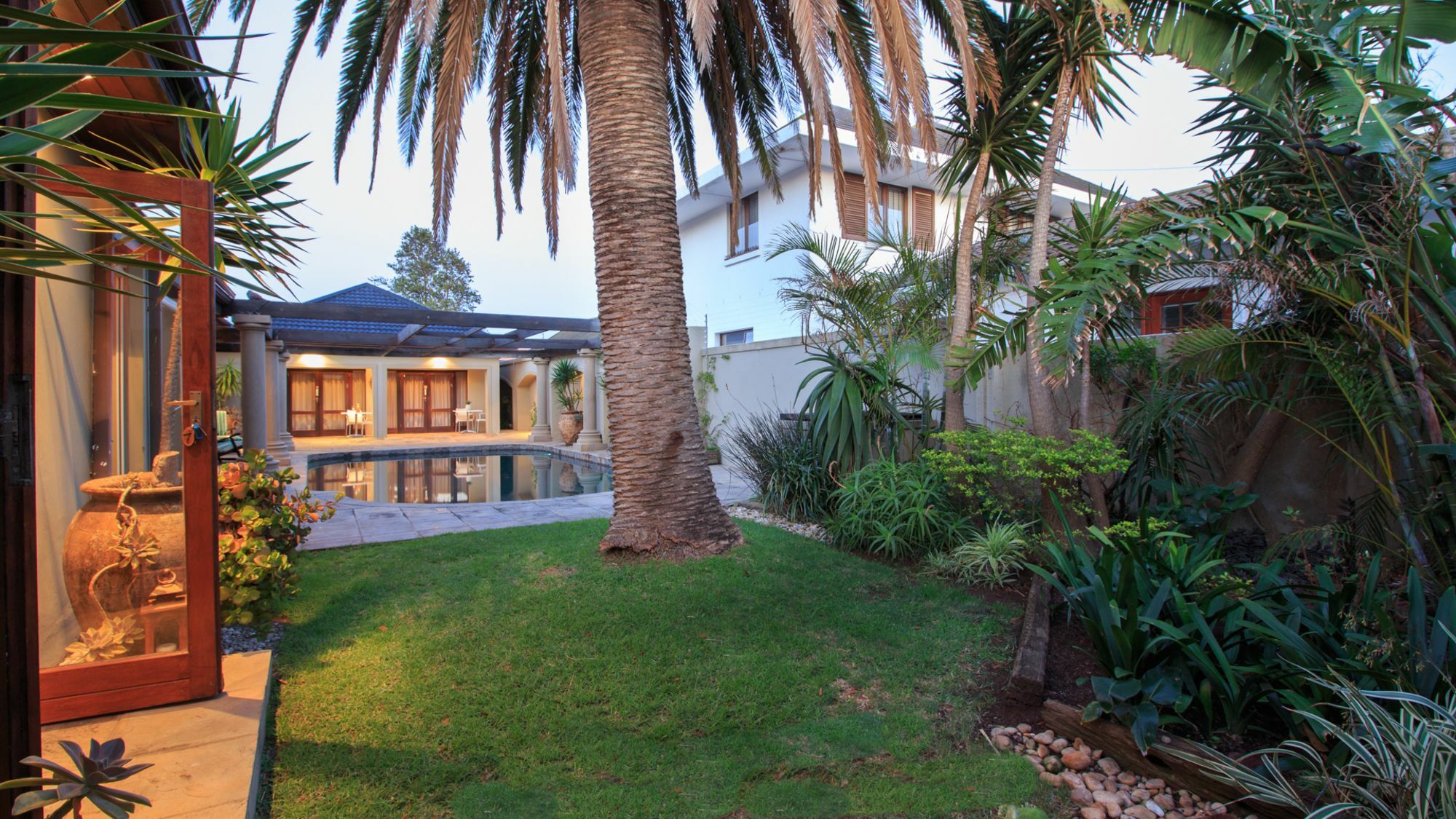 Manor 38 Hotell Port Elizabeth Exteriör bild